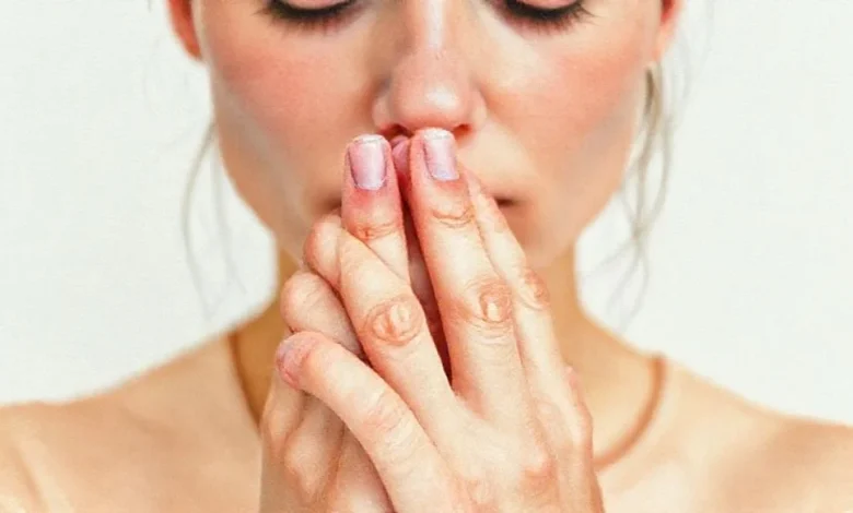 Ele Yapışan Japon Yapıştırıcısı Nasıl Sökülür?