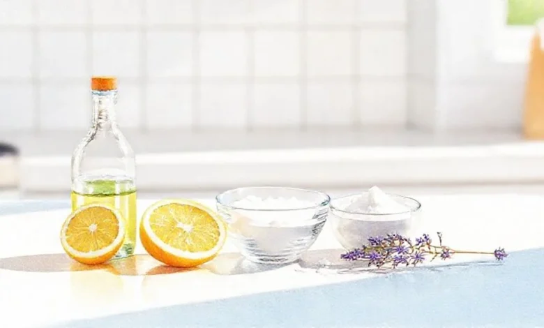 Mutfağınızdaki 5 doğal malzeme ile kimyasalsız inatçı leke temizliği ve parlak yüzeyler.
