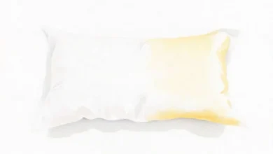 Sararmış yastık kılıflarını bembeyaz yapmanın pratik yolları ve etkili temizlik ipuçları.